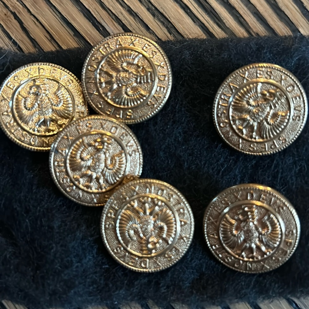 Military buttons